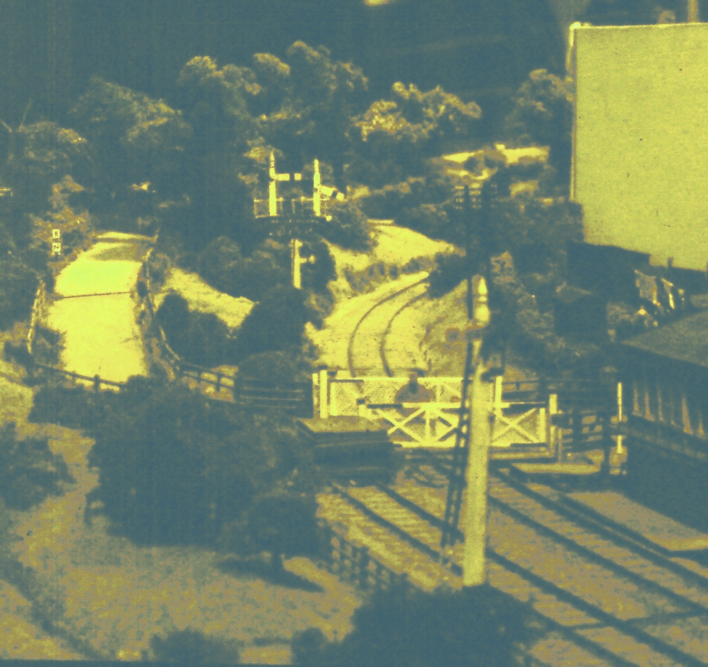 eastwellStation_bw
